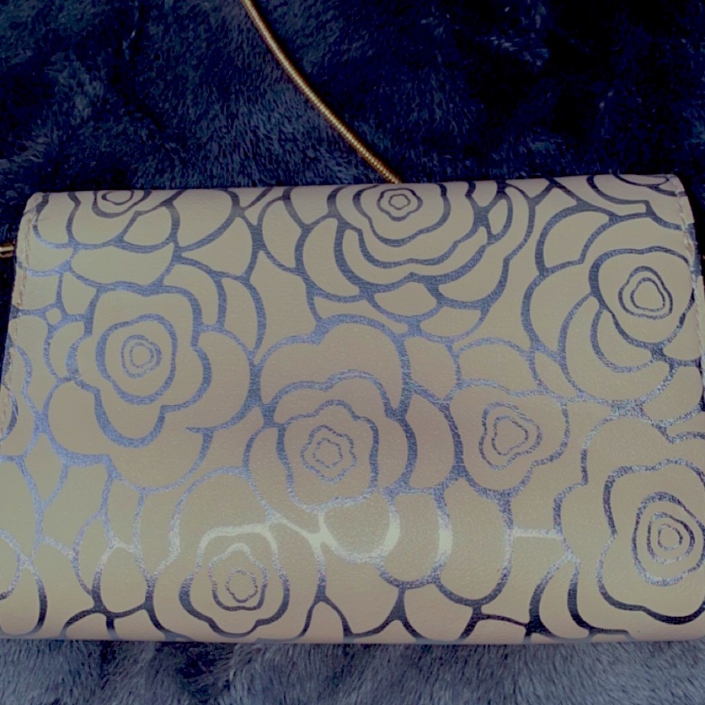 Small clutch cross body bag no tears never used - Picture 3 of 4
